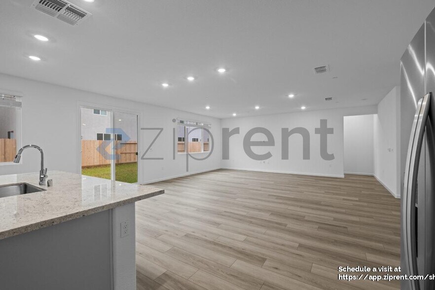 Building Photo - 2494 Zellerbach St