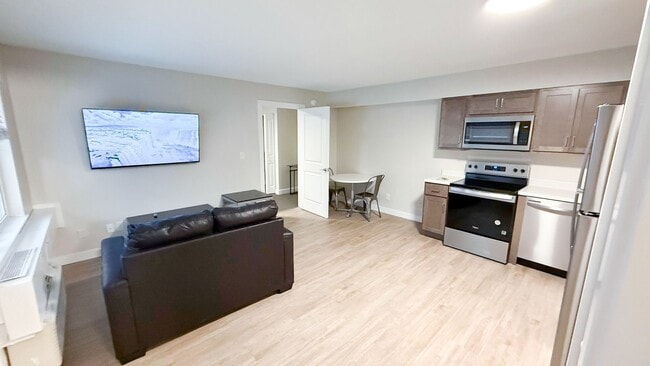 Interior Photo - 105 N Busey