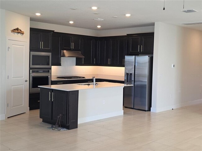 Building Photo - 15949 Winding Bluff Dr