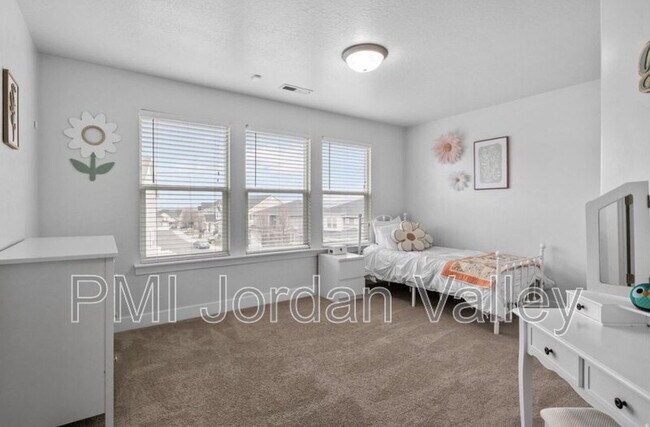 Building Photo - 4887 W White Pearl Ct