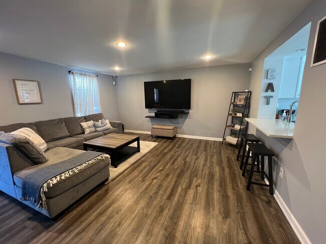Living room - 3345 Canton Ct