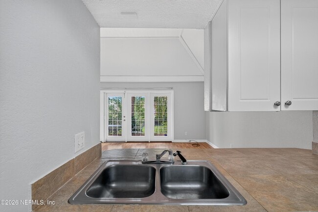 Building Photo - 3866 Campenero Ct