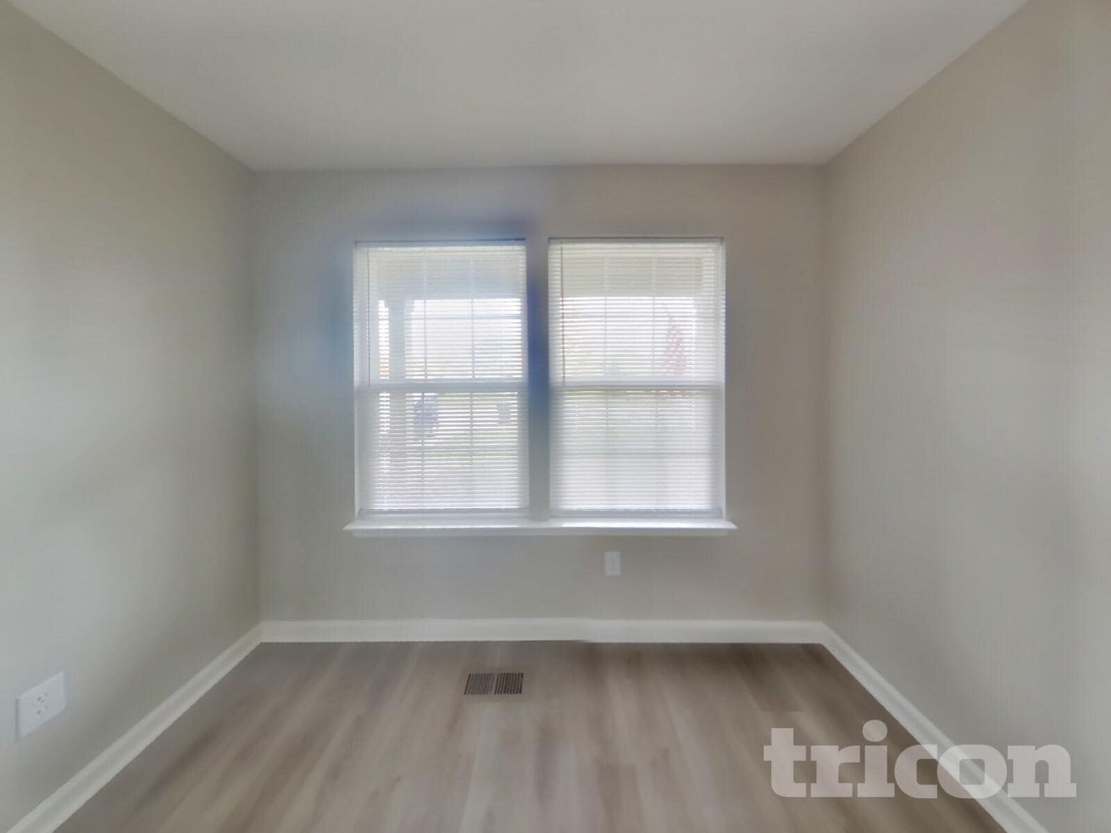 Building Photo - 9622 W Quarter Moon Dr