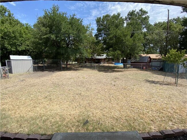 Building Photo - 1122 Rhonda Lee St