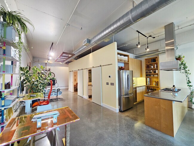 Building Photo - 80 Vine St