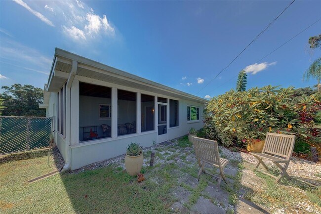 Building Photo - 196 E Overbrook Dr
