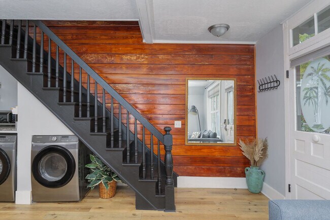 Building Photo - 59 Cuna St