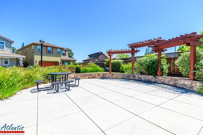Building Photo - Beautiful Home | Central A/C | E.V. Charger