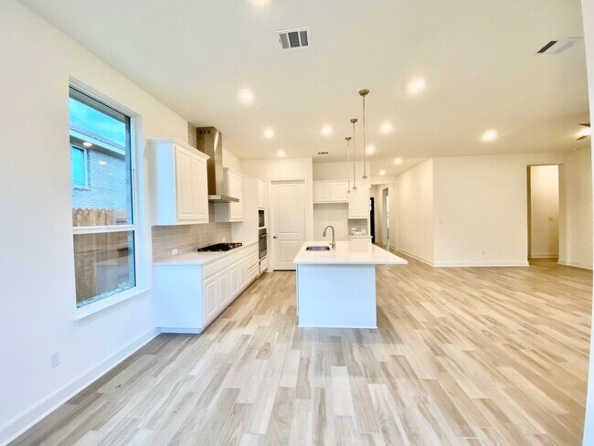 Building Photo - 6009 Cimarron Rdg Ln