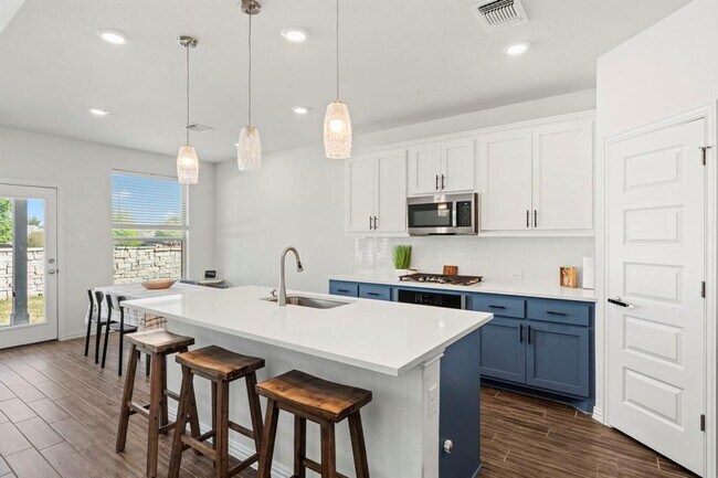 Building Photo - 705 Coyote Crk Wy