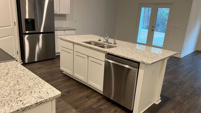 Building Photo - 50% Off the First Month’s Rent with approv...