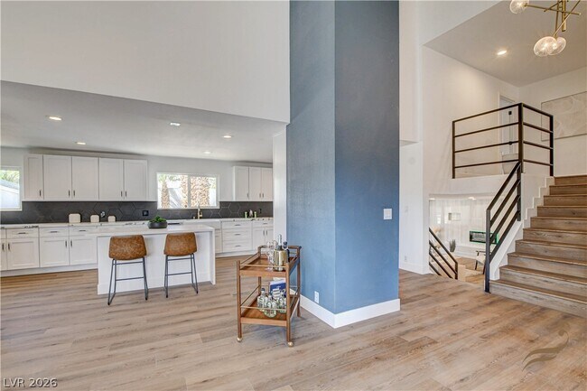 Building Photo - 2685 S Tenaya Way