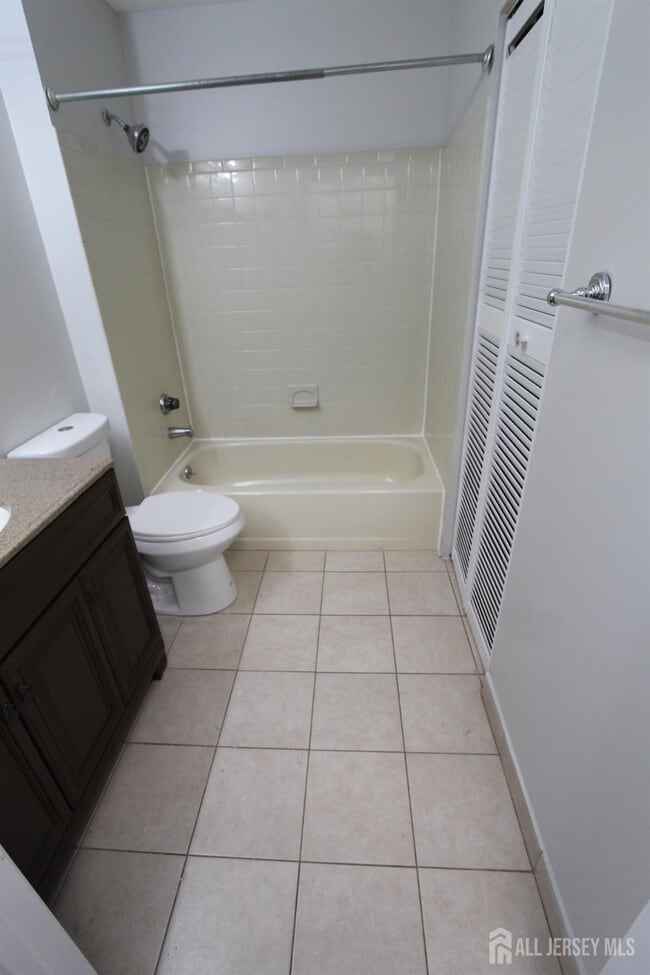 Building Photo - 2202 Aspen Dr