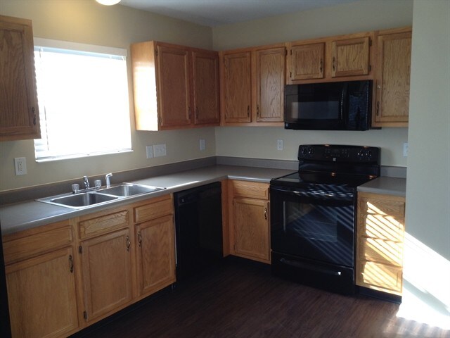 Building Photo - 118 Friar Tuck Dr