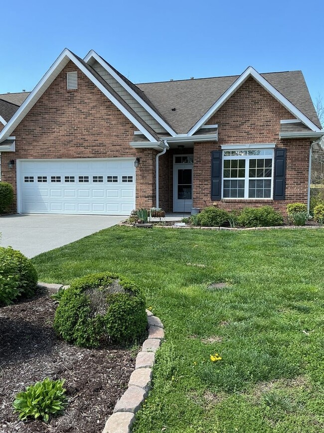 Building Photo - 162 River Garden Ct
