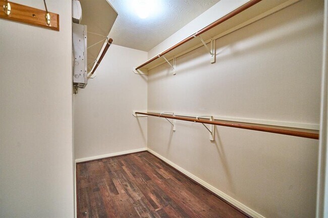 Building Photo - 9111 Winkbow Dr