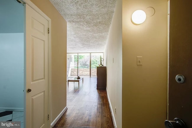 Unit entrance (furniture to be cleared) - 118 Monroe St