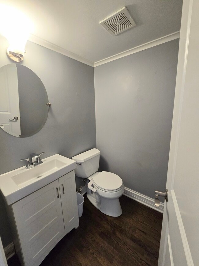 Building Photo - 1217 Springdale Cir