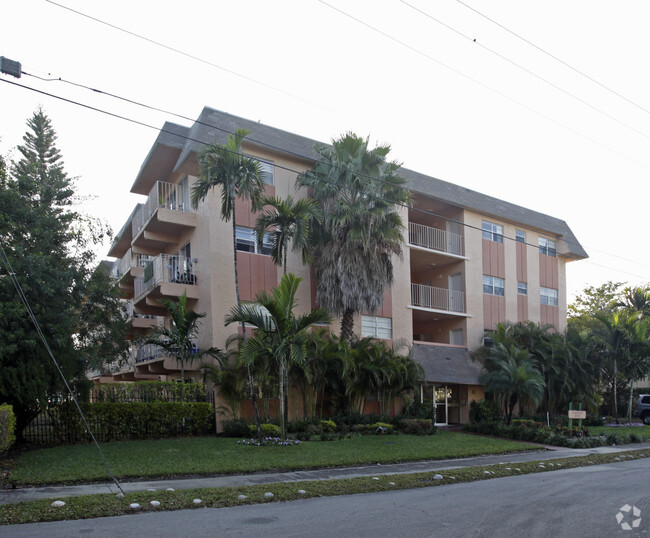 Primary Photo - Dade House Apartments