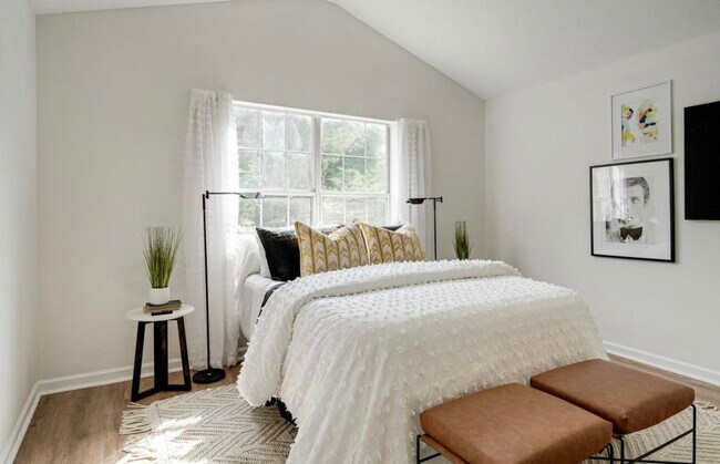 Building Photo - 814 Tamarack S