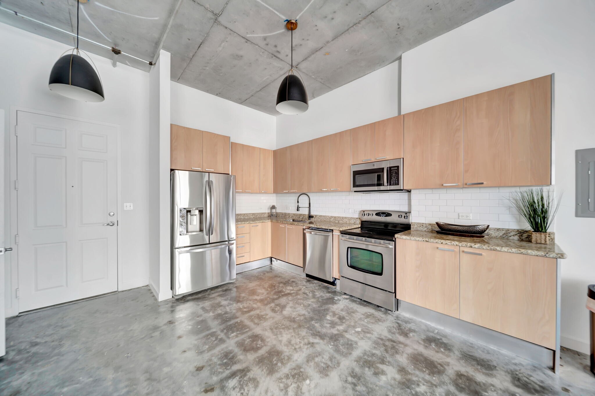 Building Photo - 2100 Van Buren St