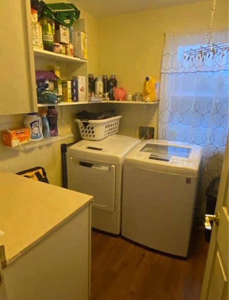 Building Photo - 159 S 4th Ave