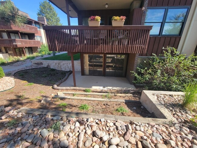 Building Photo - 500 Manhattan Dr