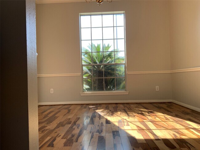 Building Photo - 1822 Laurel Oaks Dr