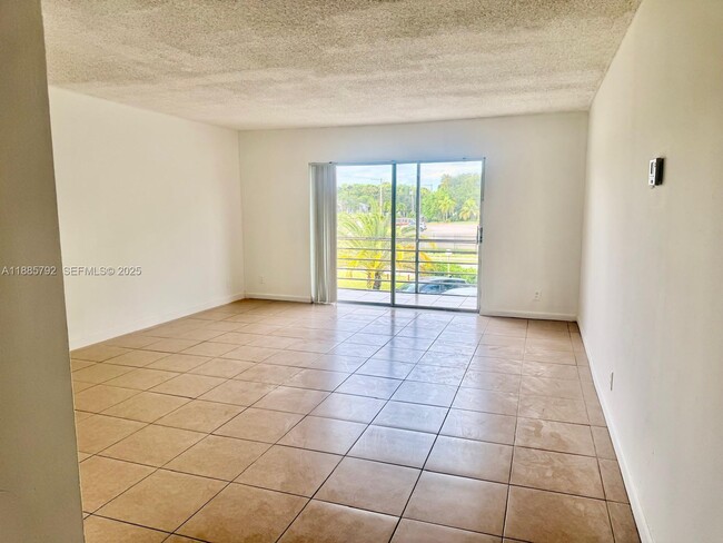 Building Photo - 4848 NW 24th Ct