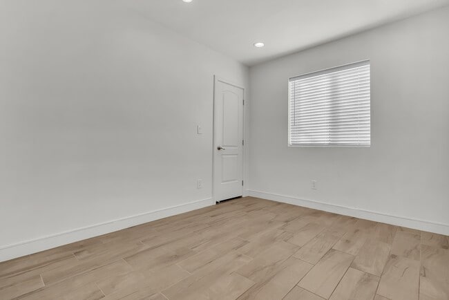 Building Photo - 1846 S Curson Ave