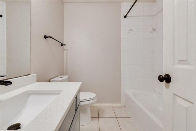Building Photo - 12110 English Brook Cir
