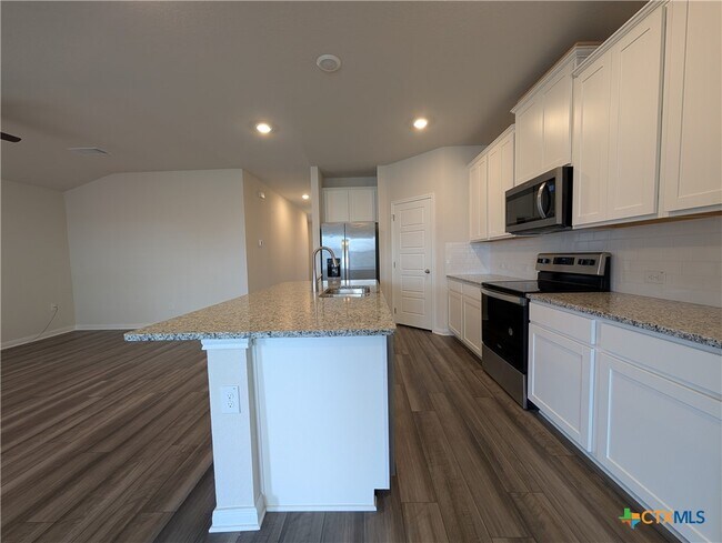 Building Photo - 3069 Charyn Wy