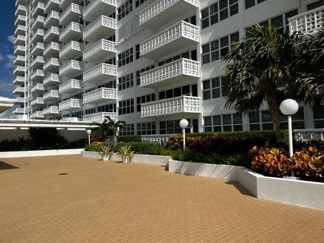 Building Photo - 4010 Galt Ocean Dr