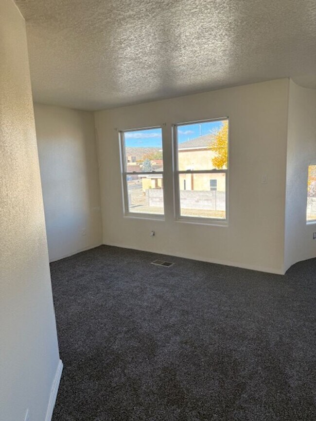 Building Photo - Beautifully updated NW Heights 2 Story 3 Bed 2 Bath Home with 1980 Square feet! Under $1.00 per s...