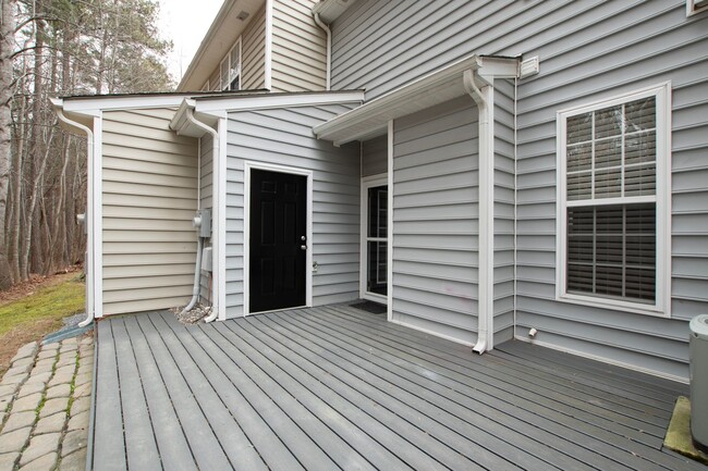 Building Photo - Stratford Townhouse in Rolesville