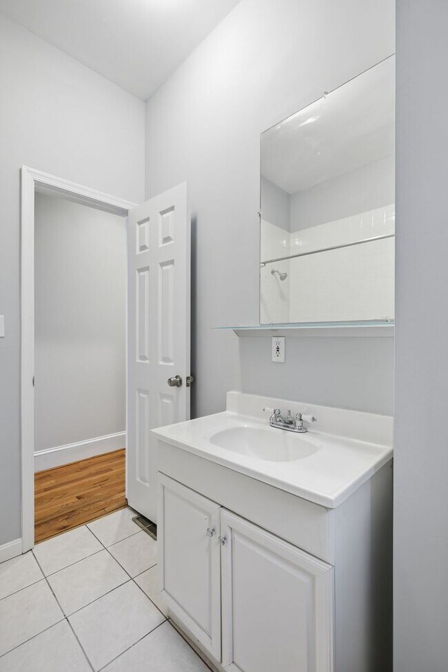 Building Photo - 58 Quincy Pl NE