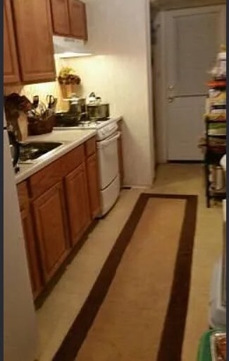 Building Photo - 312 62nd St NE