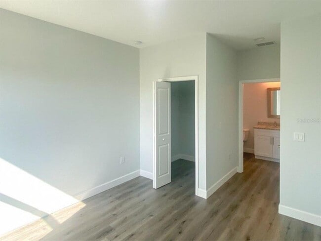 Building Photo - 10420 Port Everglades St