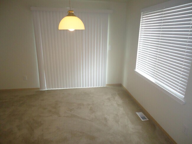 Building Photo - 211 Noble Way