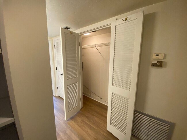 Building Photo - 528 Maple Leaf Ct