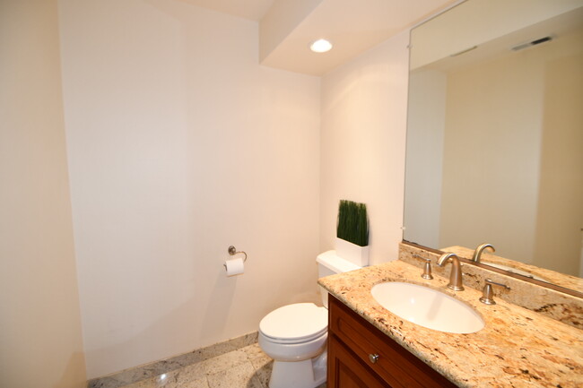 Downstairs guest bathroom - 1920 Havemeyer Ln