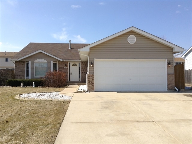 Building Photo - 1805 Cumberland Dr