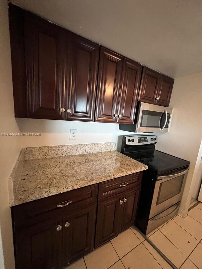 Building Photo - 7601 E Treasure Dr
