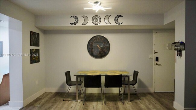 Building Photo - 1833 S Ocean Dr