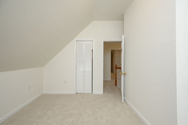 Building Photo - 25 Bayberry Ln