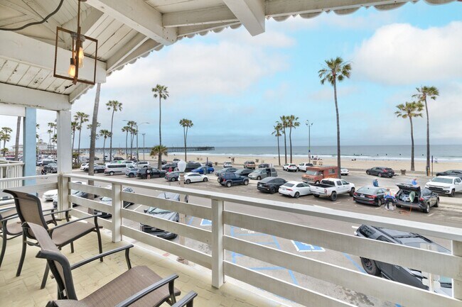 Building Photo - Fully Furnished, Oceanfront Boardwalk in Newport Beach