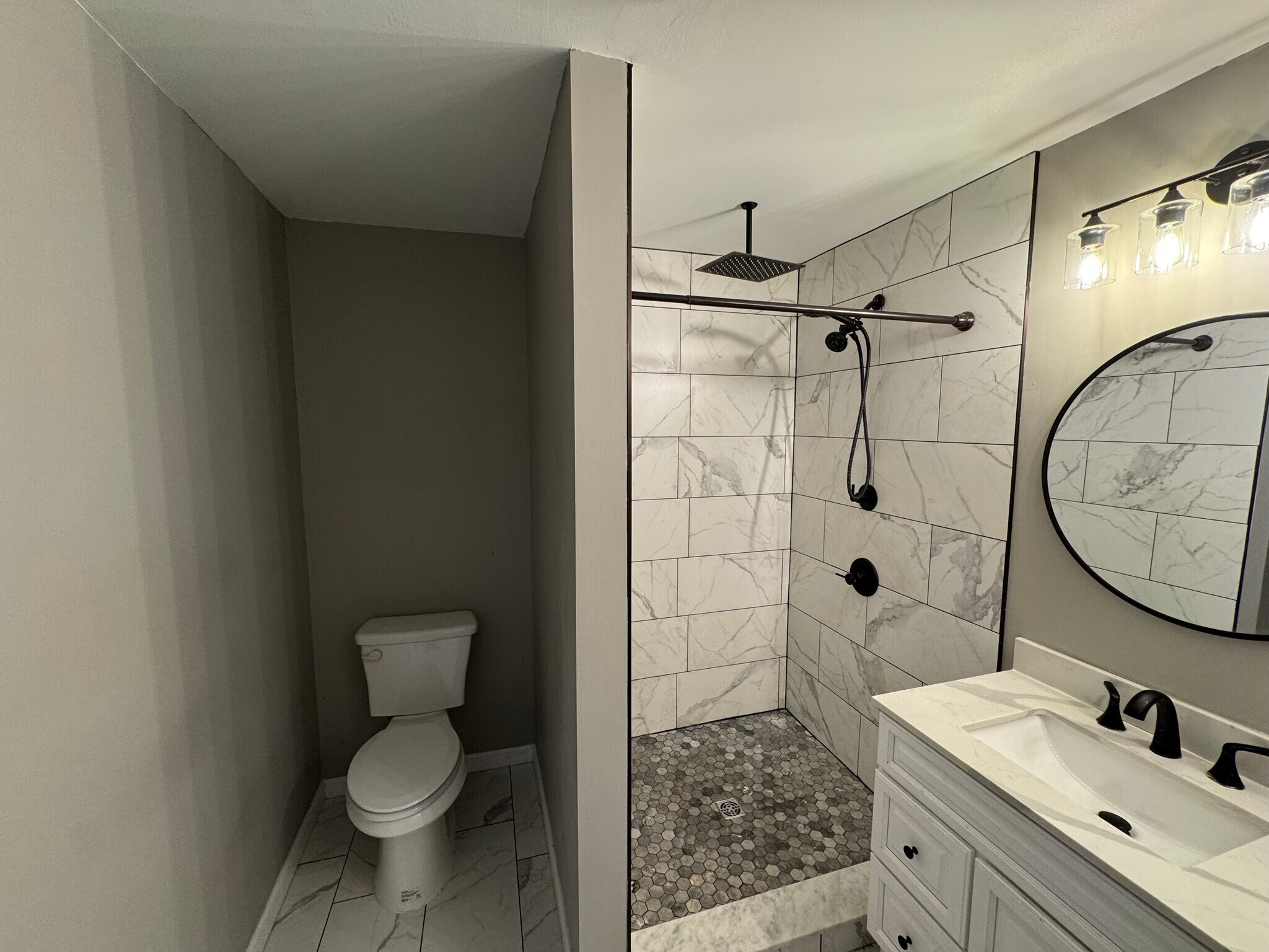 Master bath - 100 Sunset Dr