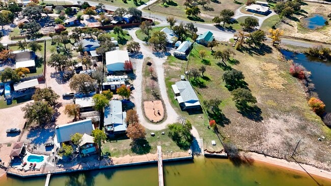 Building Photo - 2-1502 Ranch Rd 261