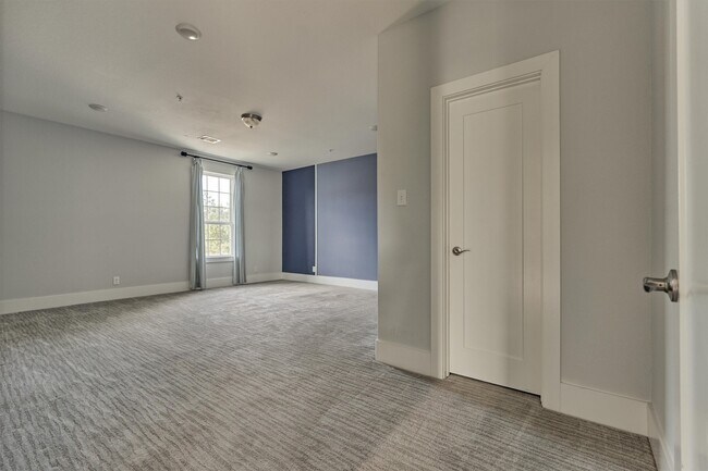 Building Photo - 2113 Solstice Blvd