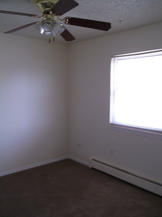 Building Photo - 4412 E 13th St